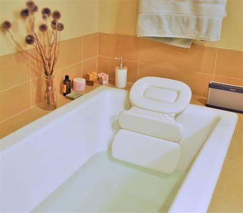 9 Best Bath Pillows Reviewed in Detail (Fall 2023)