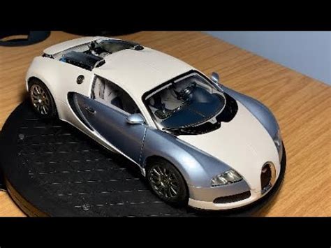 First Look AUTOart Signatures Bugatti Veyron 16 4 Pearl Ice Blue