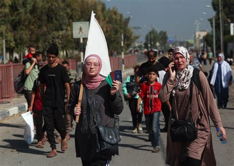 Gaza City Residents Evacuate with White Flags as Israeli Army Circles ...