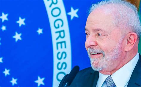 Lula cria grupo para elaborar proposta de valorização do salário mínimo