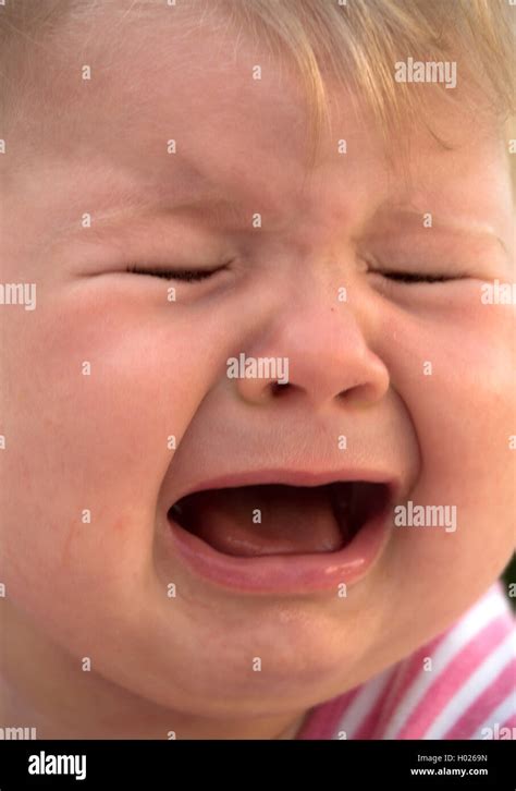 Weeping eye hi-res stock photography and images - Alamy