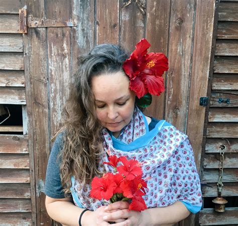 How To Make Fresh Hibiscus Tea The Organic Gypsy