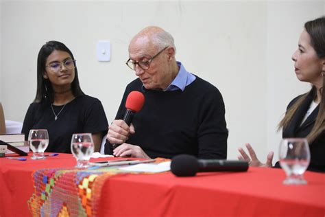 Suplicy emociona universidade em debate sobre renda básica universal