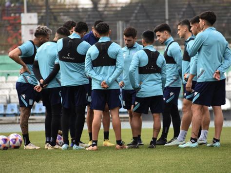 Posible formación de Racing vs Vélez: Gago recuperó a cuatro jugadores