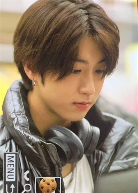 Pin by 𝚁 𝙸 𝙸 𝙷 𝙰 𝙽 𝙽 𝙸 𝙴 on 𝚑𝚊𝚗 𝚓𝚒𝚜𝚞𝚗𝚐 Hot korean guys Kids songs