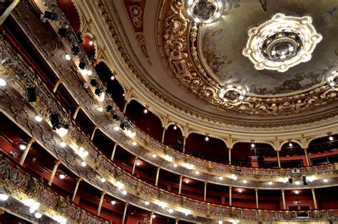 Em Tempos De Quarentena Ainda Poss Vel Ir Ao Teatro Saiba Como