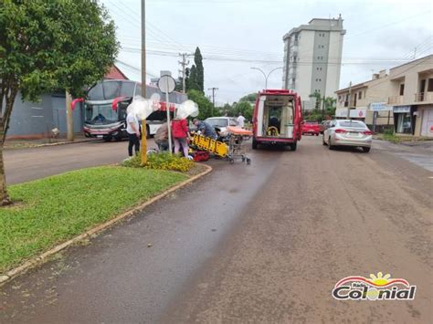 Mulher Fica Ferida Em Acidente Entre Carro E Moto No Centro De Três De