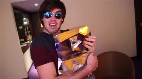 German Garmendia Recibe Placas De Diamante Youtube