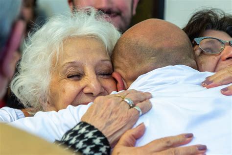 Abuelas De Plaza De Mayo Anunci La Restituci N Del Nieto