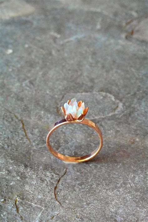 Einzigartiger Opal Ring Uncut Opal Verlobungsring Etsy Lotus Ring