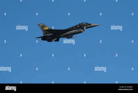 F-16 Viper Demo Team at an airshow Stock Photo - Alamy