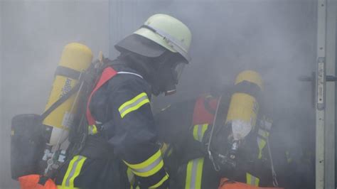 Wohnung Nach Zimmerbrand Nicht Mehr Bewohnbar