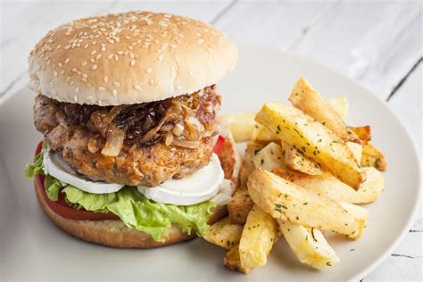 Hamburguer Com Queijo De Cabra E Cebola Caramelizada Supermercados Froiz