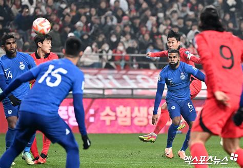 싱가포르전 환상골 손흥민 축구팬이 뽑은 올해의 골 선정2위는 이강인 프리킥 골 나무뉴스