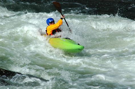 White Water Kayaking in the Potomac Rapids at Great Falls, Maryland ...