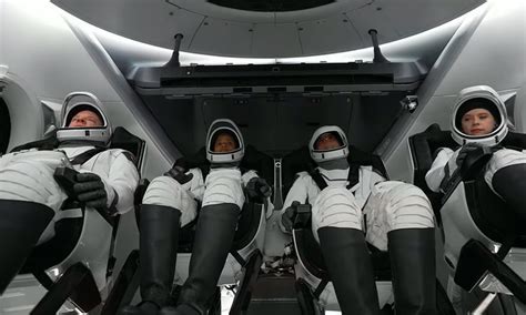 Spacex De Elon Musk Lan A Hoje Foguete Que Vai Por Turistas Na Rbita