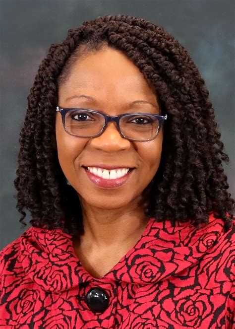 5 finalists chosen for Horry County Teacher of the Year award | WBTW