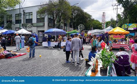 Street Market in Coyoacan Mexico Editorial Stock Image - Image of tents ...