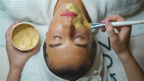 3 DIY Banana Face Mask Recipes For Glowing Skin HubPages