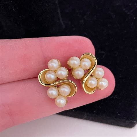 Richelieu Jewelry Vintage Richelieu Faux Pearl Gold Tone Preppy