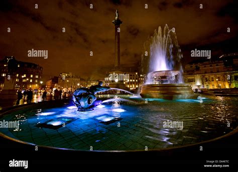 Trafalgar Square at night Stock Photo - Alamy