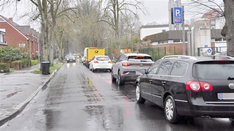 Stau in der Innenstadt Sperrung der Friesenstraße sorgt für