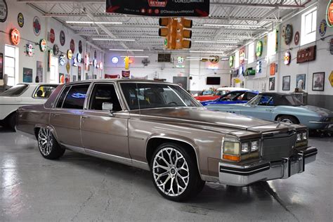 Cadillac Fleetwood Classic Collector Cars