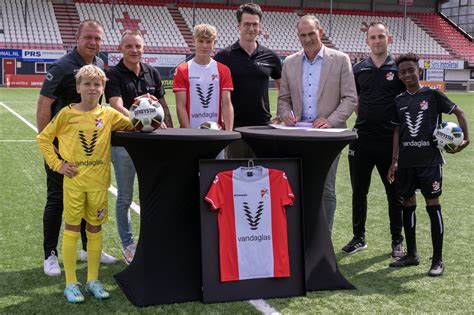 Vandaglas B V Nieuwe Hoofdsponsor Jeugd Fc Emmen