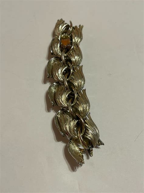 Vintage Signed Lisner Gold Tone Floral Bracelet Gem