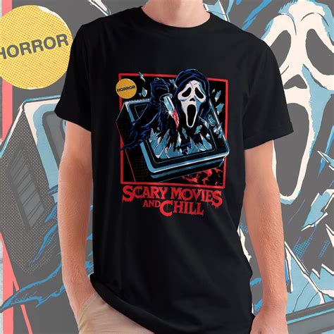 Camiseta Unissex Relaxe E Veja Filmes Assustadores Scary Movies And