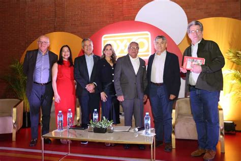 Oxxo Presenta Libro A La Vuelta De Tu Vida Telediario México