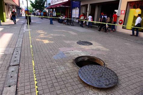 Sin Luz El Centro De Villahermosa Cfe Acordona La Zona