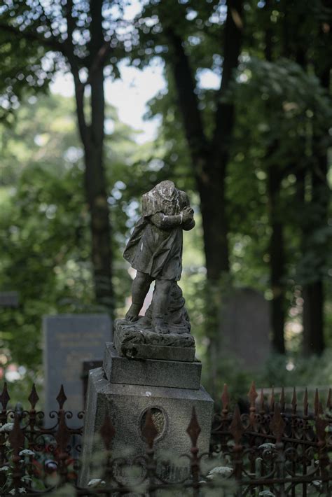 Cemetery Statue Photos, Download The BEST Free Cemetery Statue Stock Photos & HD Images