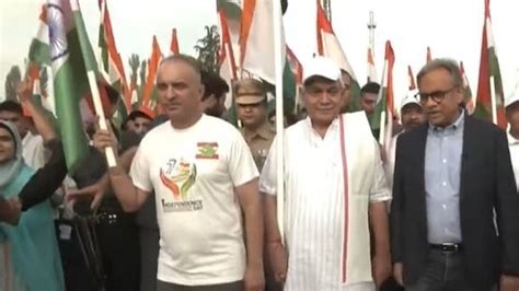 Jandk Governor Manoj Sinha Flags Off ‘har Ghar Tiranga Rally In Kashmir