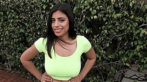 Curvy Babe Alyssa Moore And A Hard Package Alpha Porno