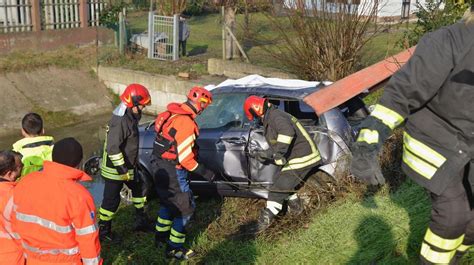 Badia Polesine Finisce Con Lauto Nel Canale Muore Una Donna Foto