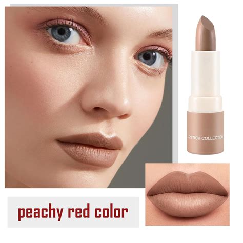 Lápiz labial mate color nude bálsamo labial ligeramente cremoso
