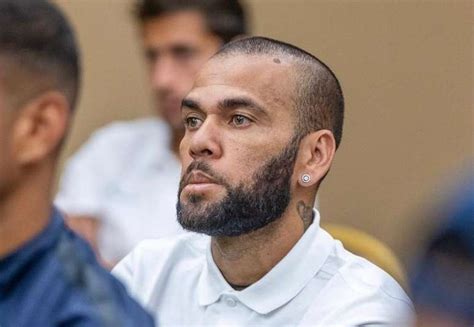 Daniel Alves Pode Se Beneficiar De Lei Espanhola Para Anular Parte Da