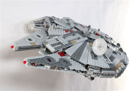 Wall Mount For Lego® Star Wars™ Millennium Falcon™ Hox3d