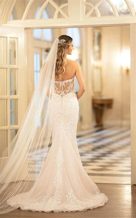 Simple And Glamorous Fit And Flare Wedding Gown Stella York Wedding Dresses