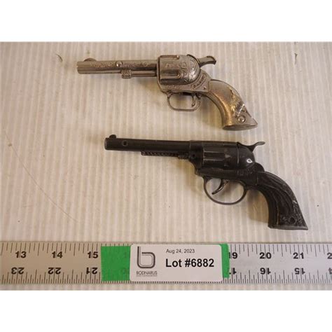 (2) Metal Toy Guns - Bodnarus Auctioneering