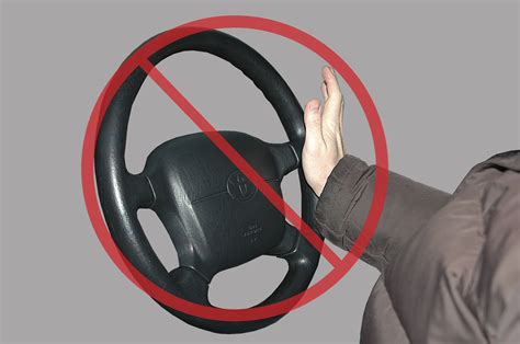 How To Hold And Not Hold Your Steering Wheel Driver Education Canada