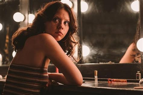 Maxxxine Sequência De Terror Com Mia Goth Ganha Primeiro Trailer E