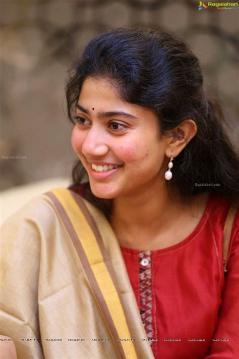 Sai Pallavi Posters Love Story Movie Sai Pallavi Hd Images Hema