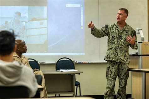 DVIDS - Images - Commander, Navy Region Hawaii, NAVFAC Hawaii Visit ...