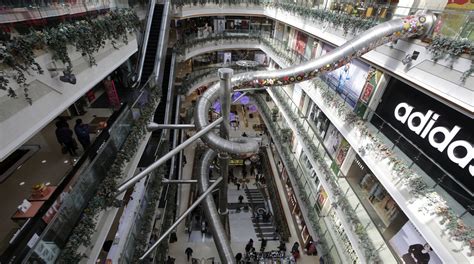 Conoce los centro comerciales más asombrosos del mundo Manos a la obra