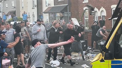 Police Clash With Far Right Mob Outside Southport Mosque After Knife Killings The Independent