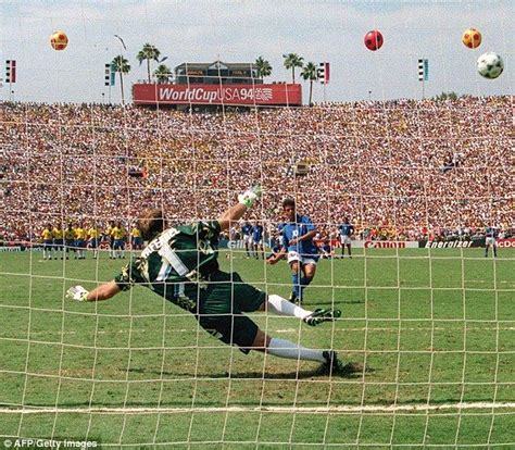 Roberto Baggio Magical Free Kicks - Roberto Baggio's Magical Kicks - reflecting as he turns 50 | Fotos de ...