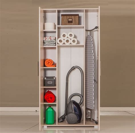 (75+ идей) Шкаф для пылесоса и гладильной доски [Обзор вариантов #2019]