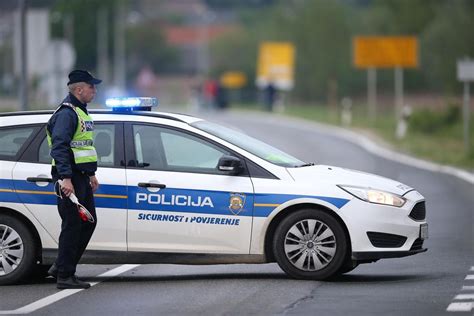 U Sudaru Minibusa I Kombija Kod Pako Tana Etiri Osobe Te Ko Ozlije Ene